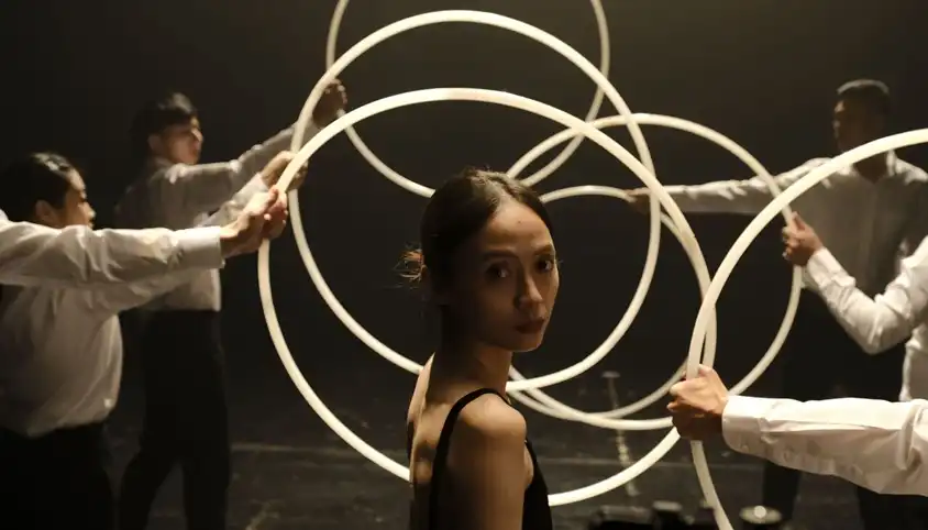 河床攜手FOCA《夢與陰影》創造肢體魔幻空間感